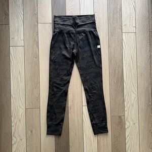 Vuori Black Camouflage Leggings